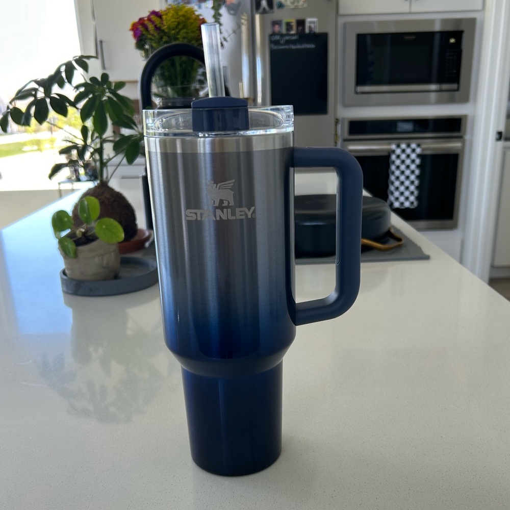 Brand New 40oz ombré Stanley